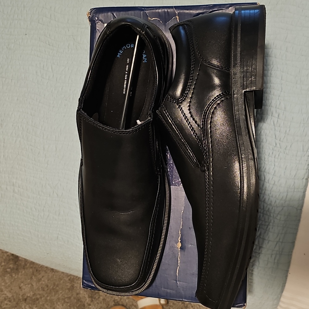Black Dockers  Men's Slip-On Leather Dress Shoes - Picture 2 of 7